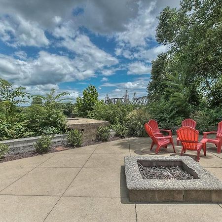 Walk To Broadway Riverfront Condo With Pool Nashville Exterior photo