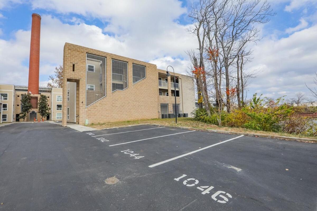 Walk To Broadway Riverfront Condo With Pool Nashville Exterior photo