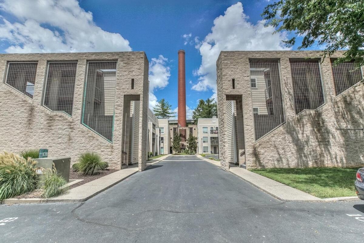Walk To Broadway Riverfront Condo With Pool Nashville Exterior photo