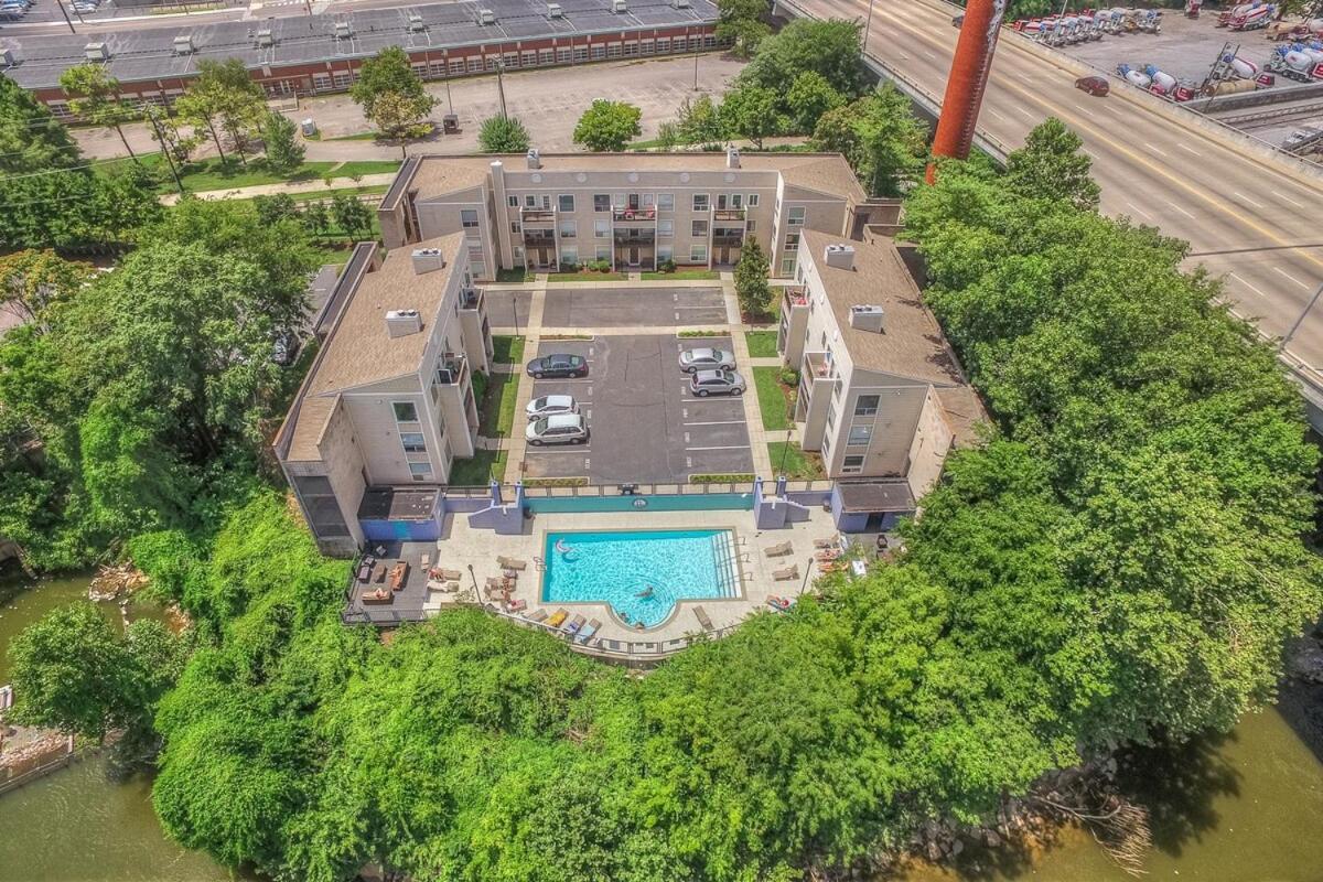 Walk To Broadway Riverfront Condo With Pool Nashville Exterior photo